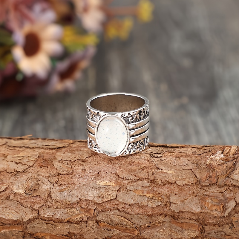 National Hand-Engraved Pattern Synthetic Gemstone Alloy Ring