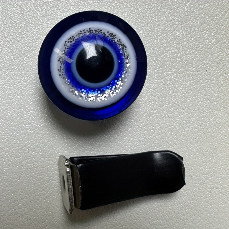 E-shop Die Installation von "Evil Eye" Dekorationen an Auto-Lüftungsschlitzen ist ein Must-Have für Auto-Enthusiasten