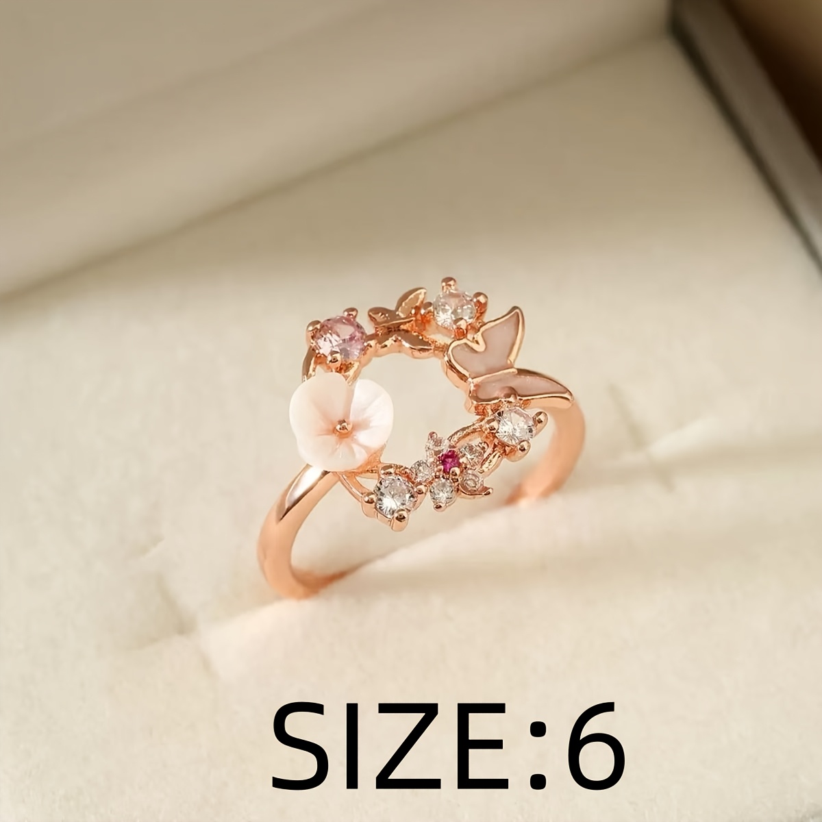 Exquisite Flower Unisex Ring with Synthetic Zircon