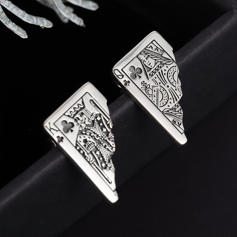 

2pcs Boucles d'oreilles à clous en cuivre au design asymétrique de cartes à jouer rétro punk pour hommes et femmes