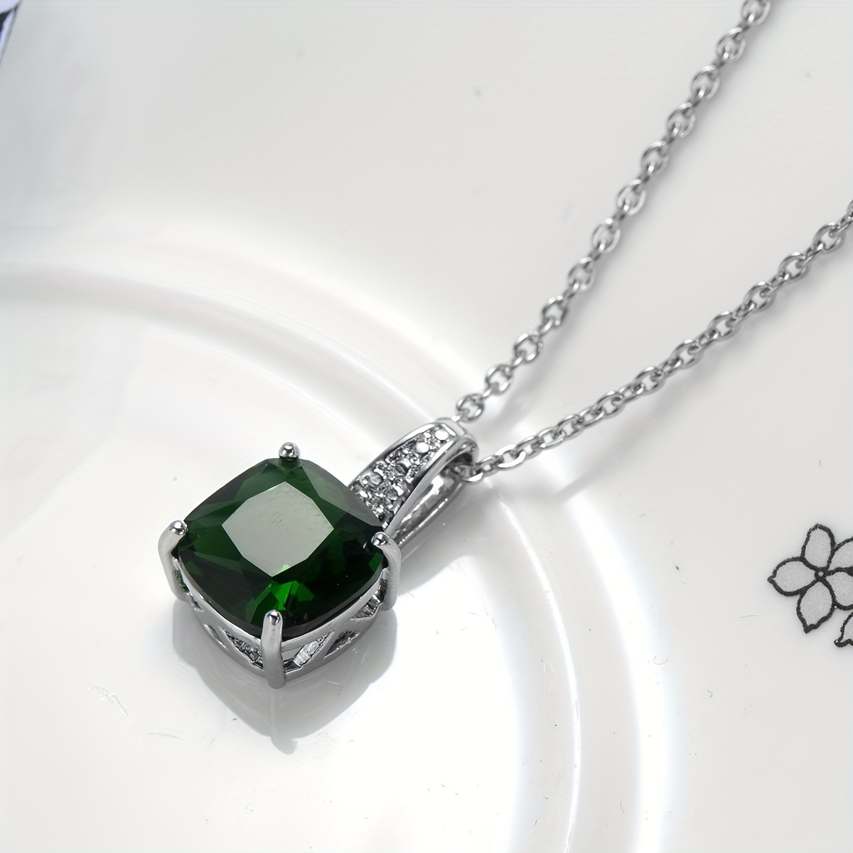 Image of Fashionable Elegant Synthetic Zirconite Men's Necklace - Niche Vacation Festive Halloween All-, Best Gift For Thanksgiving, Christmas, Valentine's Day