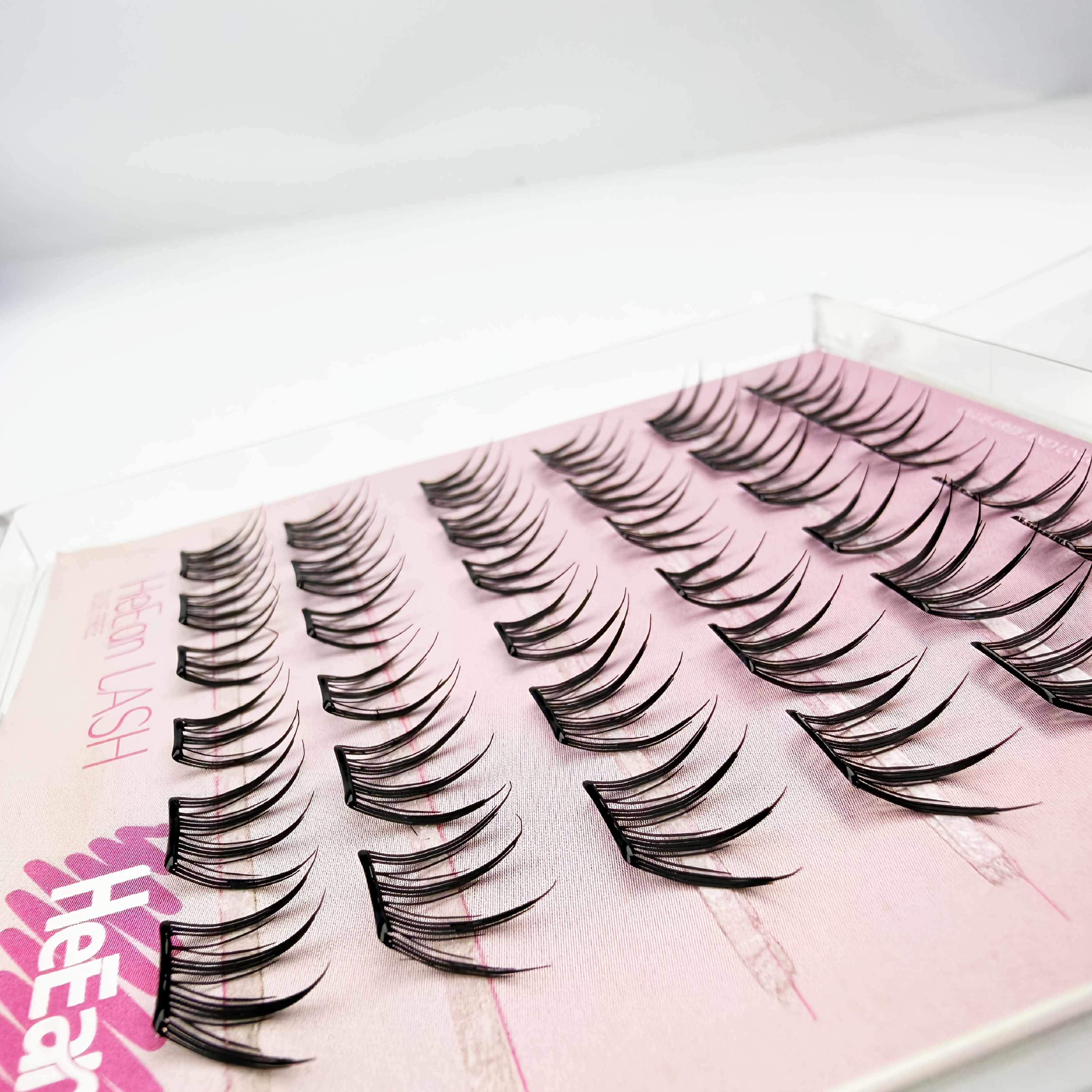 Pre-Glued Thin Black Stem Reusable Lash Clusters, Soft Feather Shoot