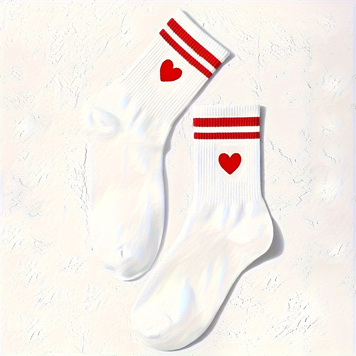 

1 Pair Women's Love Heart Striped Mid-calf Sports Socks In , For - Fall & Winter