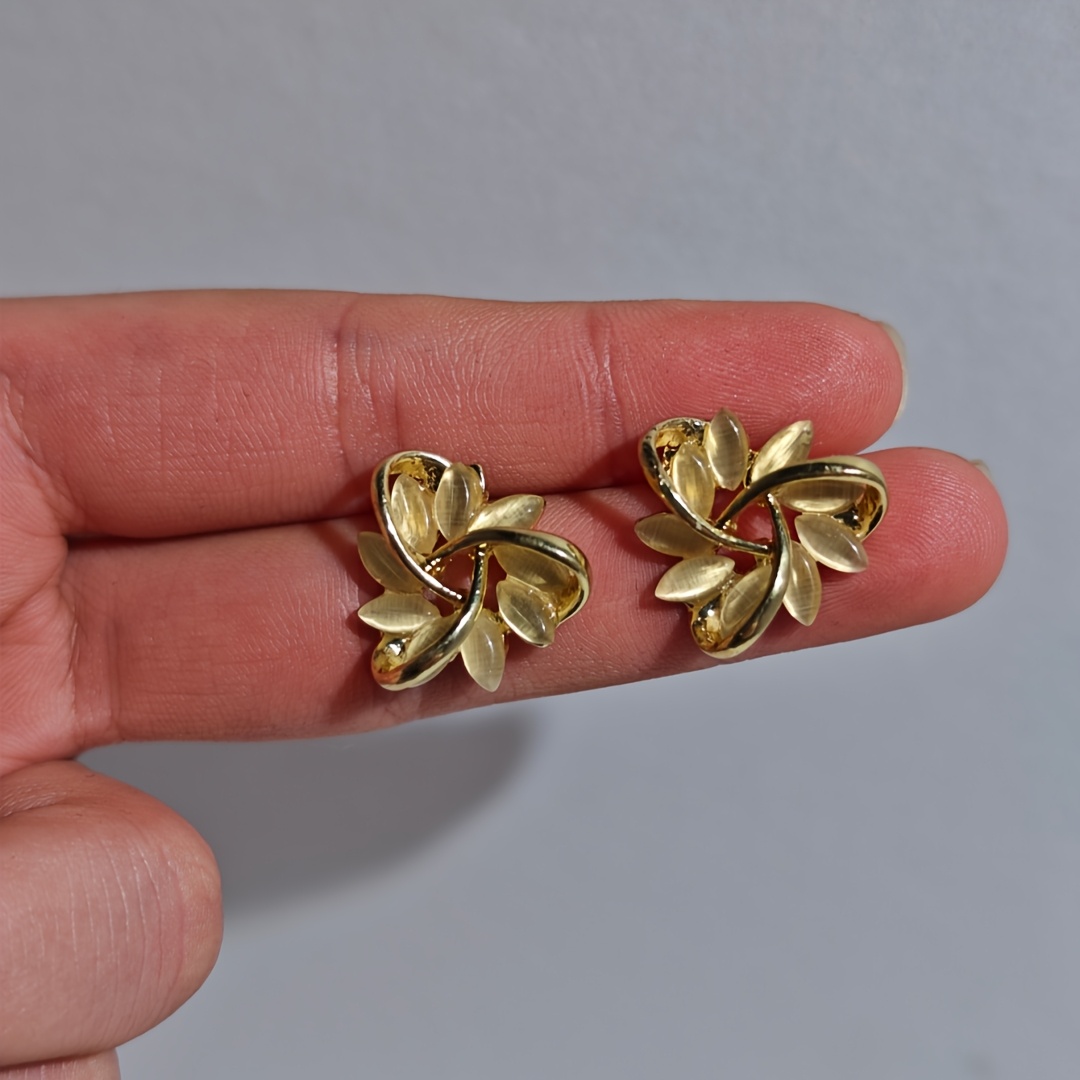 TEMU 1 Par de Aretes de Cruz con Flores, Pequeños, Elegantes, Frescos y de Moda, Ideales para a Día, Fotos Callejeras, Viajes, Vacaciones, Citas y