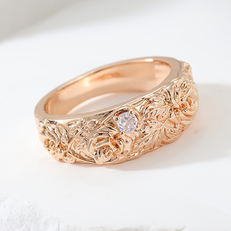 Women's Bohemian Floral Leaf Pattern Ring with Synthetic Zirconia