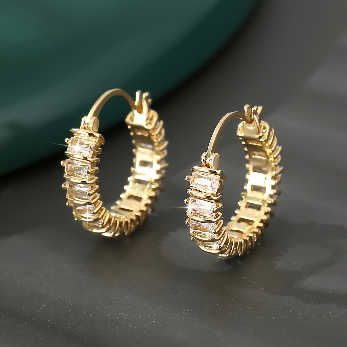 1 Pair Of Luxurious Temperament Copper-set Synthetic Zirconia Round Hoops, Fashionable Women's Earrings, Birthday Party Gift