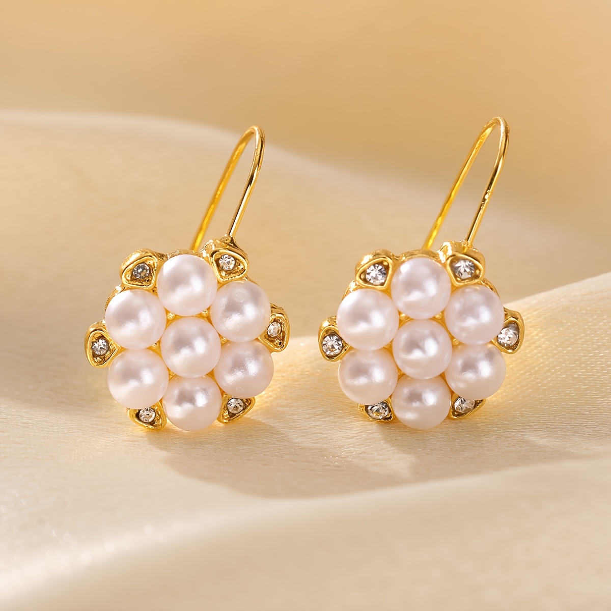 Women's Vintage Flower Cluster Synthetic Zirconia Earrings