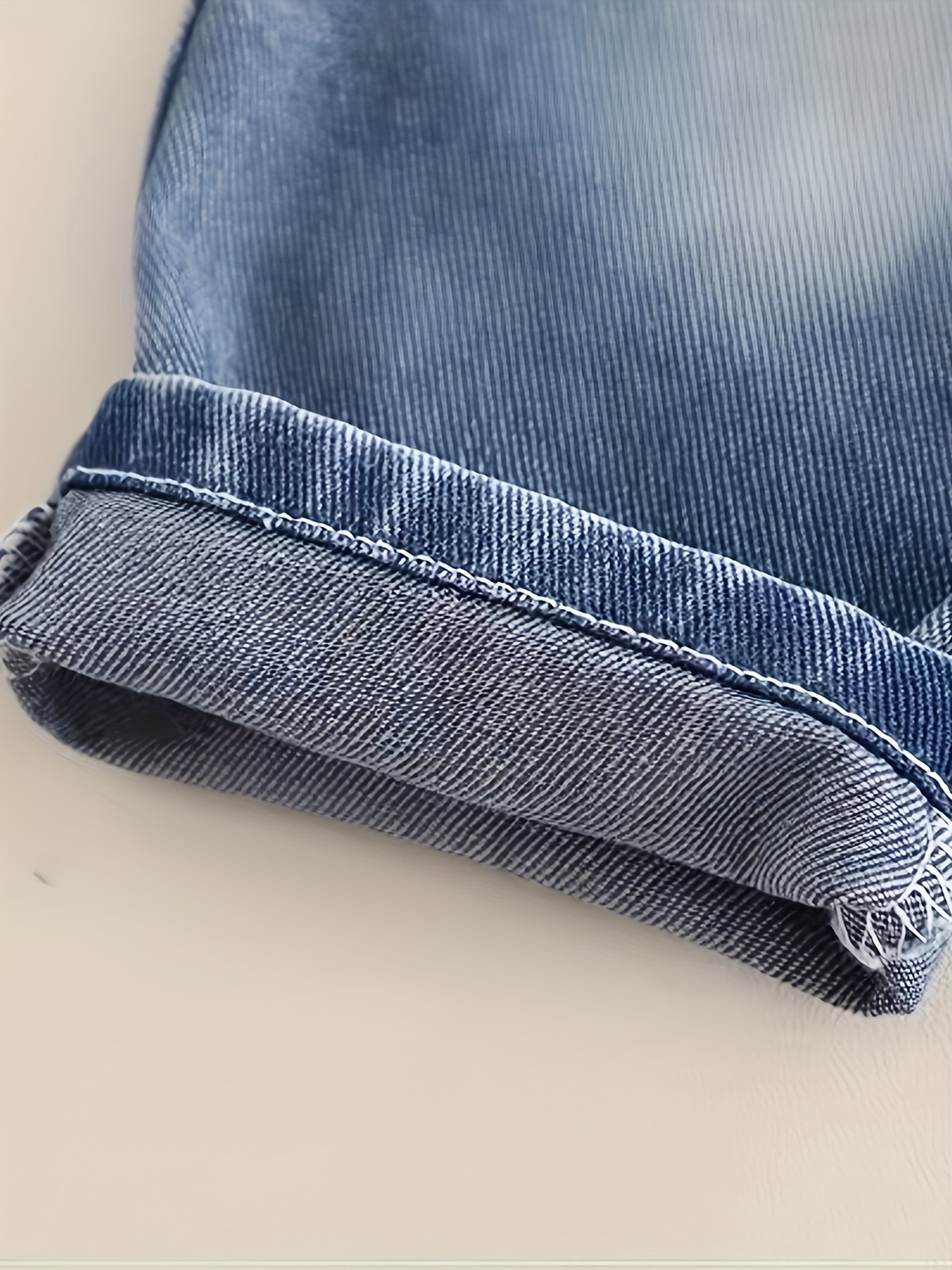 Ensemble sweat-shirt et jeans pour garçons, tendance, confortable, doux, tenue streetwear, pour l'extérieur.