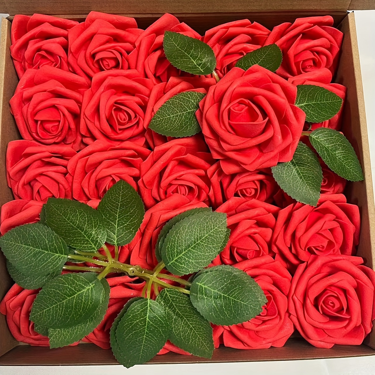 

25 Grandes Roses Artificielles Rouges - pour les bouquets de mariage DIY, les fêtes de fiançailles, les décorations de bureau et la décoration intérieure de à coucher - Fabriquées en PVC