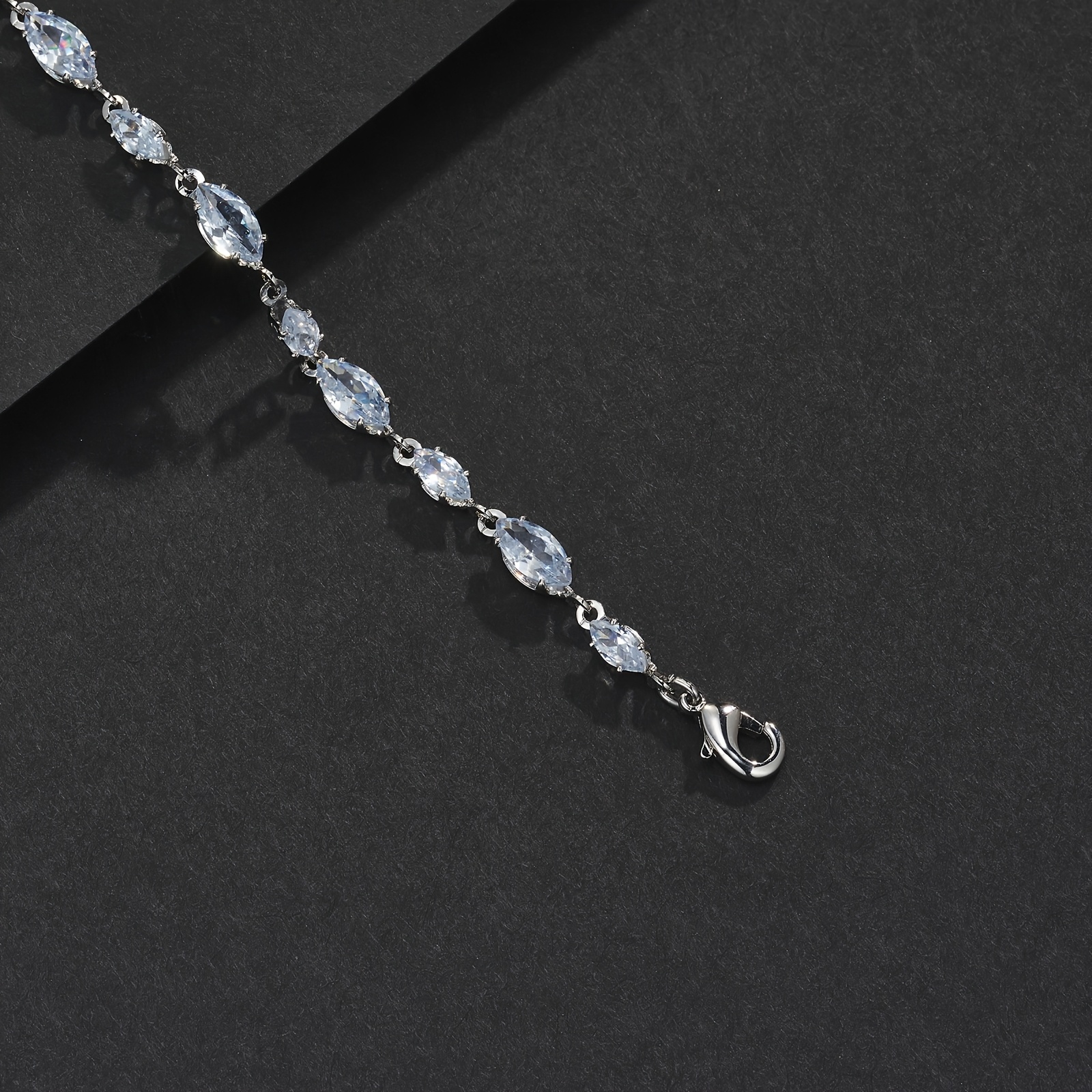 Stylish Oval Versatile Bracelet, Perfect for Gifting