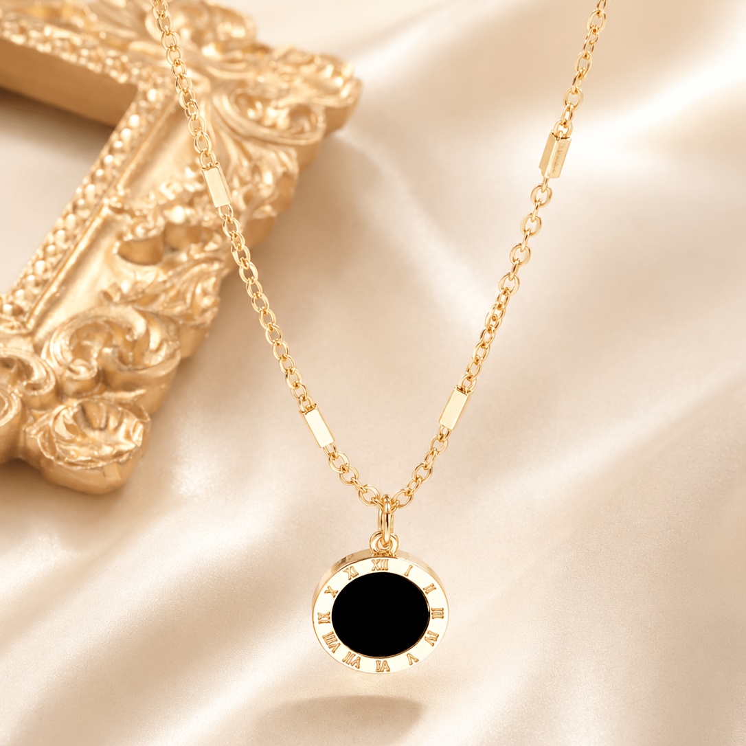 Easy Versatile Roman Black Round Plate Necklace Retro Fashion
