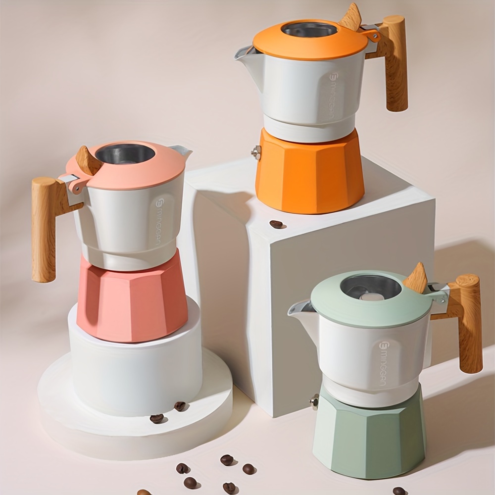 「武骨・カッコイイを覆す斬新なカラーリングのモカポット」