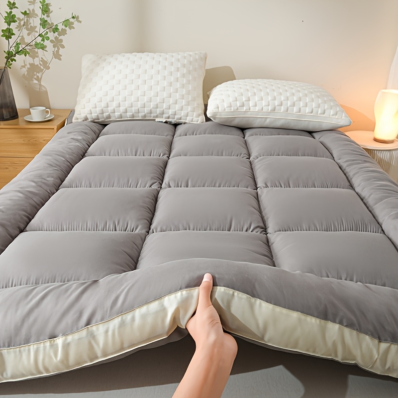1pc Luxury Mattress Pad, Instant Warmth Winter Cold Protection, Ultra-Soft Comfortable Thickened Warm Mat, Corner Straps, 3D Quilted Mattress Protector, Skin-Friendly Breathable, Fluffy, Fall Winter Choice, Single Double Bed Cover Large Size