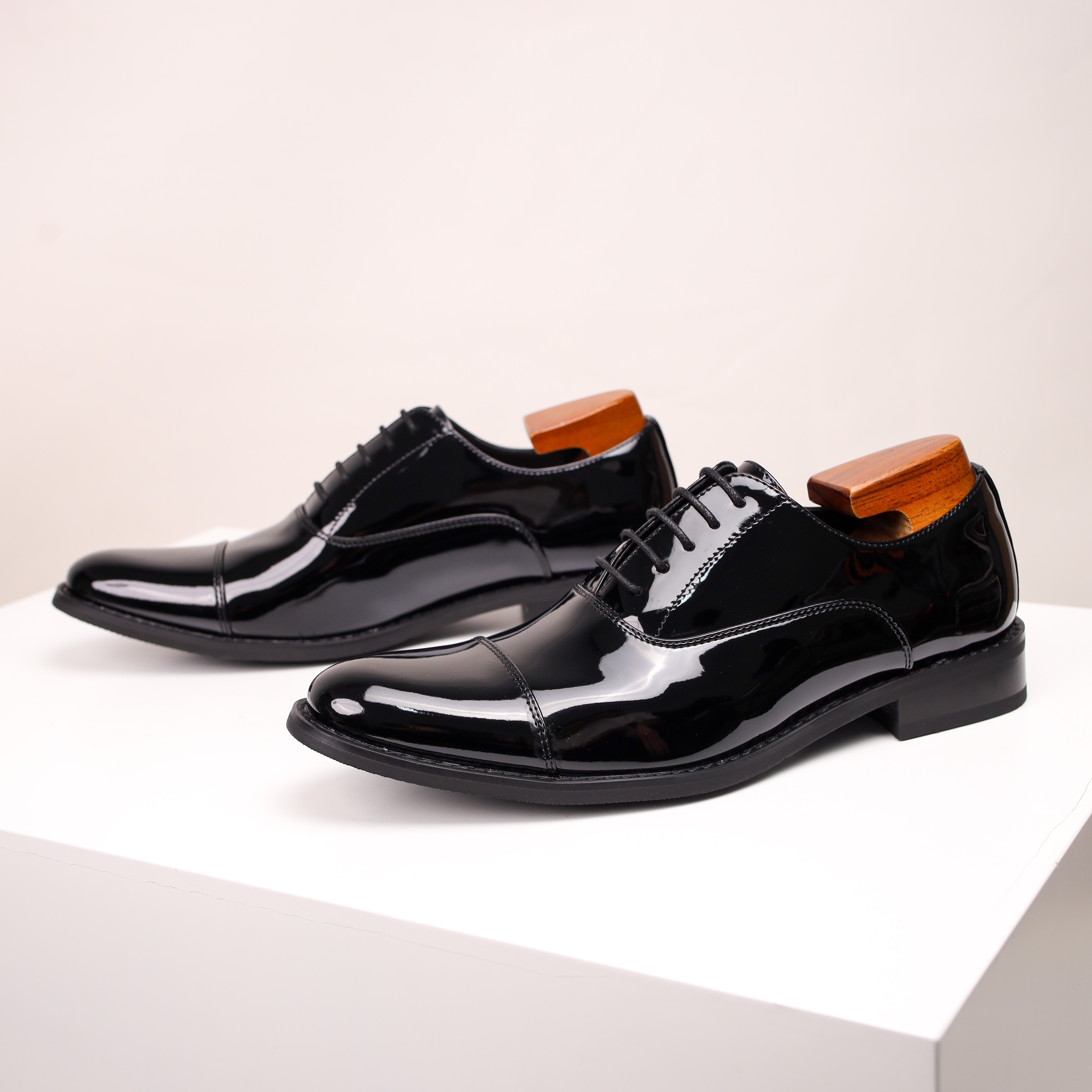 mens business dress shoes classic cap toe oxford shoes  display picture 2