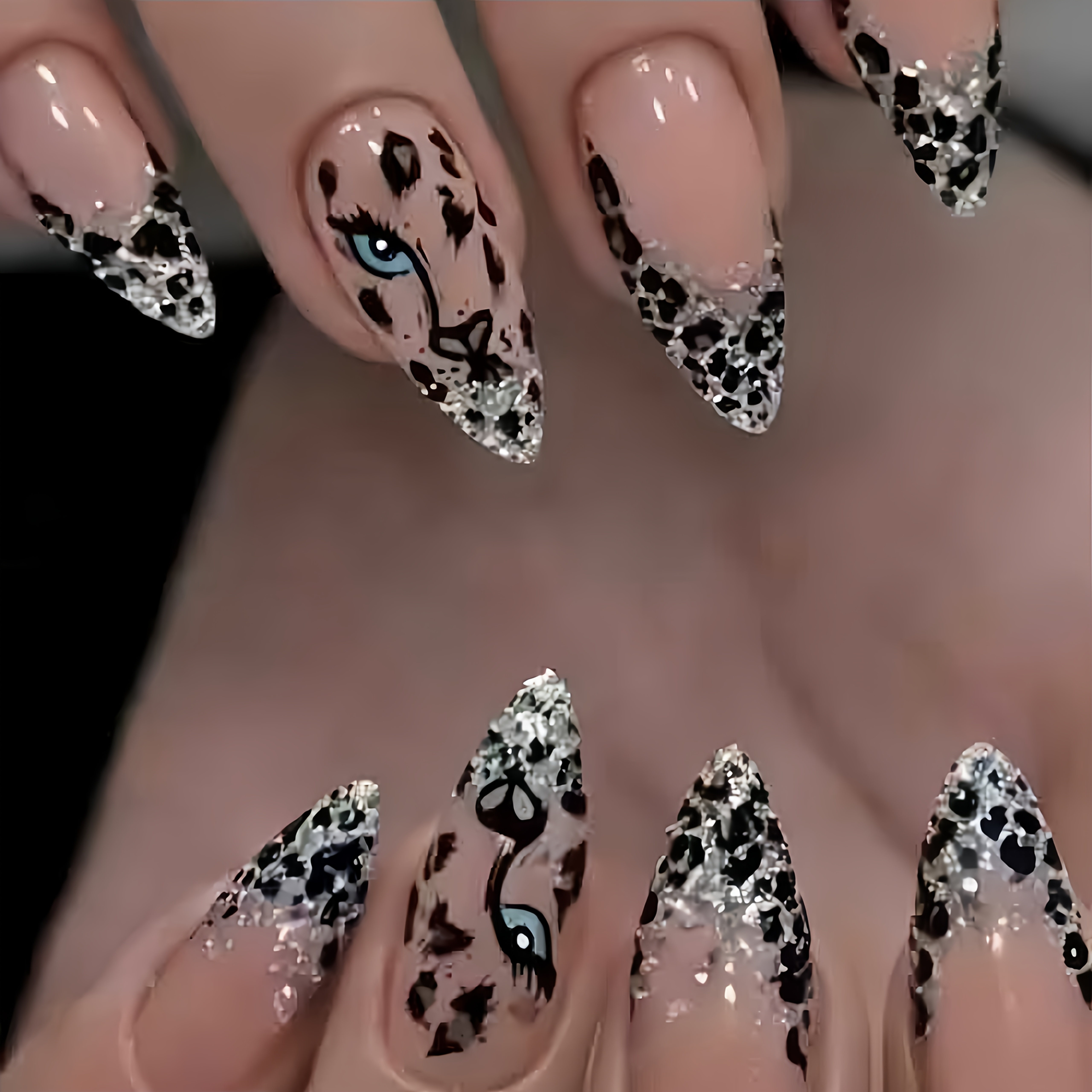 TEMU Lot de 24 faux ongles à pression effet œil de chat, imprimé léopard à paillettes argentées, style sauvage et , de luxe léger haut de gamme, faux