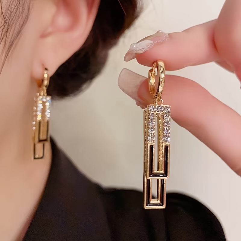 TEMU Paquete de 2 aretes geométricos cuadrados negros para mujer, manguetones para oreja, regalo para