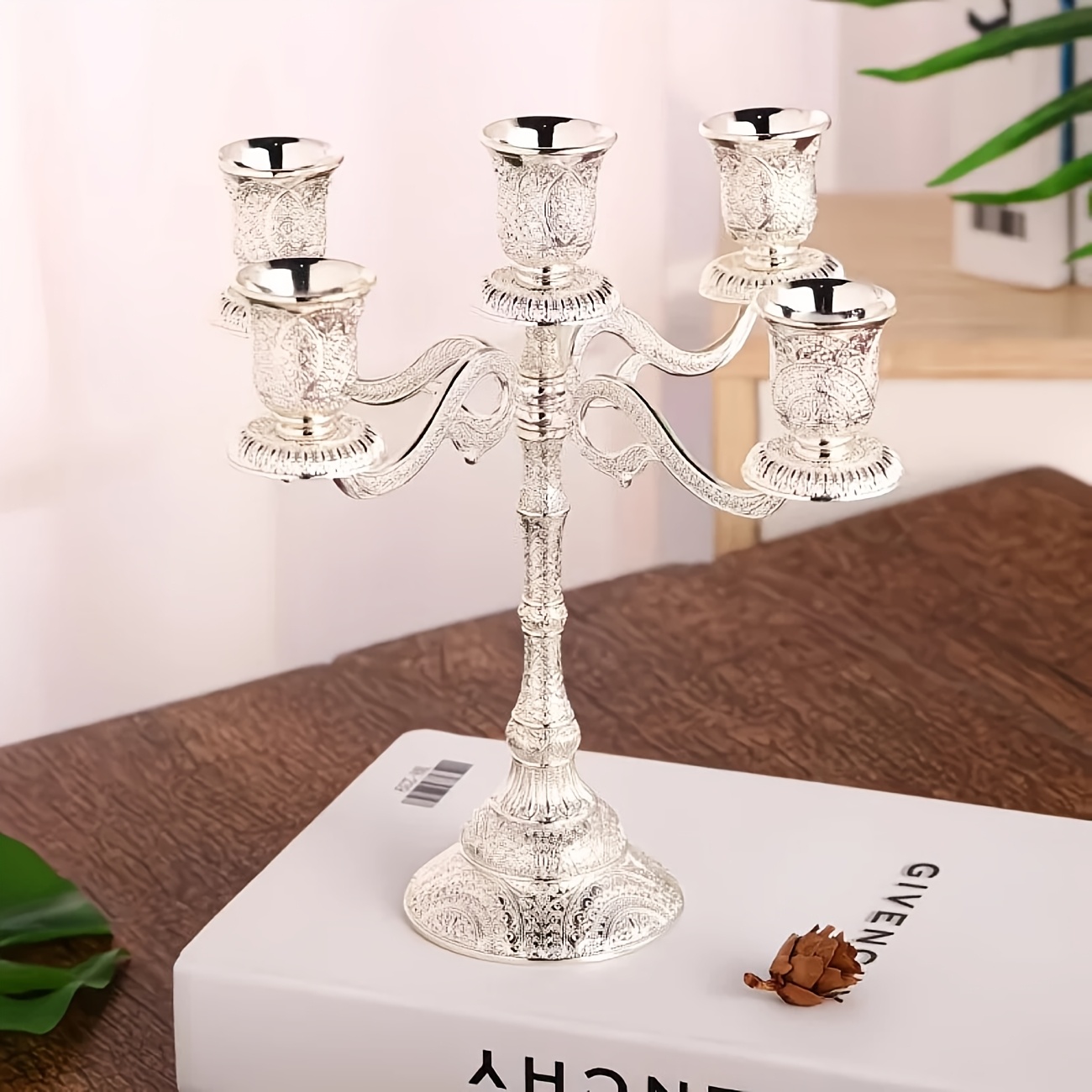 TEMU -head/five-head Vintage Metal Candlestick Featuring Exquisite Hollowed-out Patterns And An Elegantly Curved , Suitable For Wedding Ceremonies,
