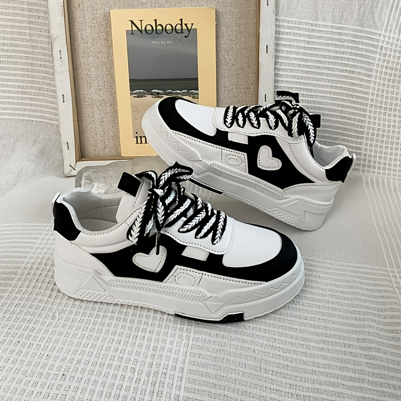 Women'S Fashion Sneakers with Black White Low-Top Lace-Up Casual  Sports Shoes, Synthetic Cover Upper, Fabric Lining, Rubber Sole Wear,  Casual