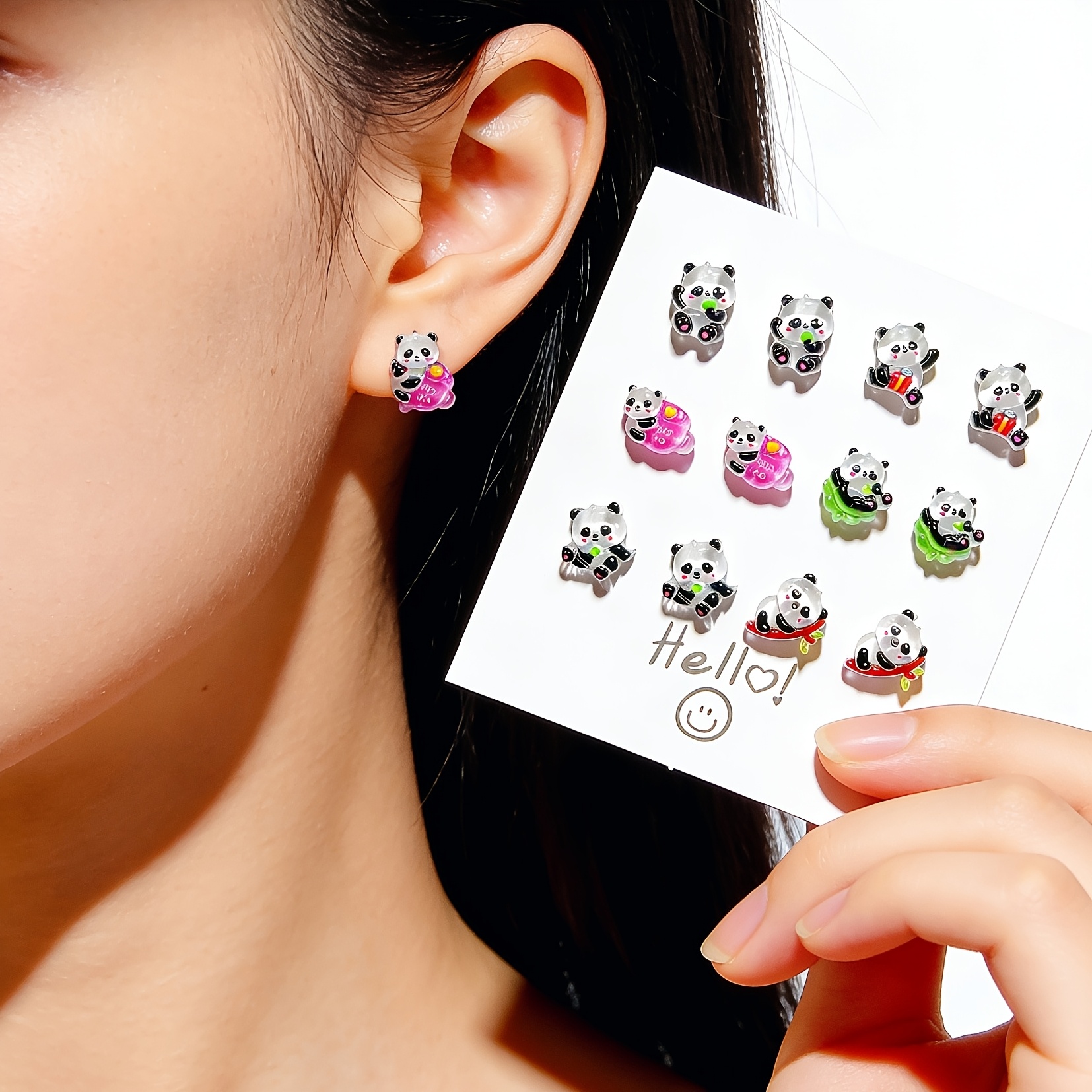 E-shop 12 Stück/6 Paar Niedliche Panda Ohrstecker – Mit Box, 6 Verschiedene Entzückende Designs, Leichte Bequeme Resin-Stecker, Geeignet für Teenager,