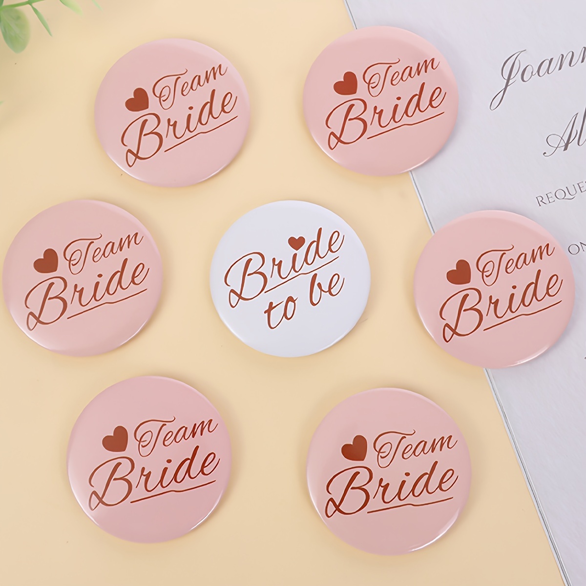 

6pcs/set, Bride To Be Badge And 5pcs Team Bride Badge,wedding Party Bride Shower Tinplate Badge Pins Set Bridesmaid Group Button Bachelorette Party Bride To Be Gift Decorating Accessory
