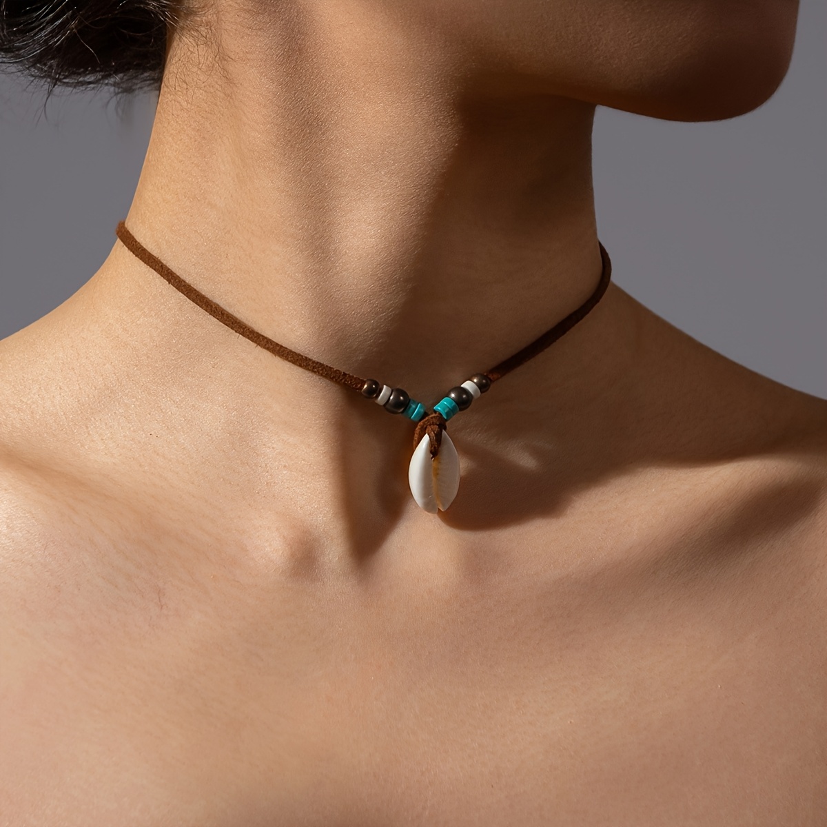 A Woven Necklace Made Of Artificial Shells And Beads In A Style, Adjustable For Women, Ideal For , Everyday Use, Or As A Gift