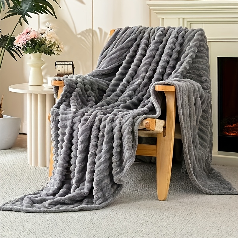 

1 Luxurious Rabbit Fur Blanket - , Warm Polyester Throw In Gray/white/green - Ideal For Sofa, Bed, Camping & Travel - Gift