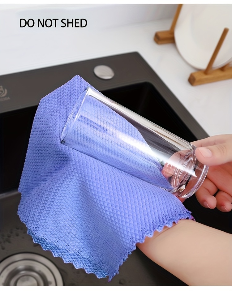three magical cleaning cloths that remove   from glass leaving no   when wiping   are convenient for removing water stains and marks ensuring a   clean suitable for kitchen cleaning and   in all   Product details 4