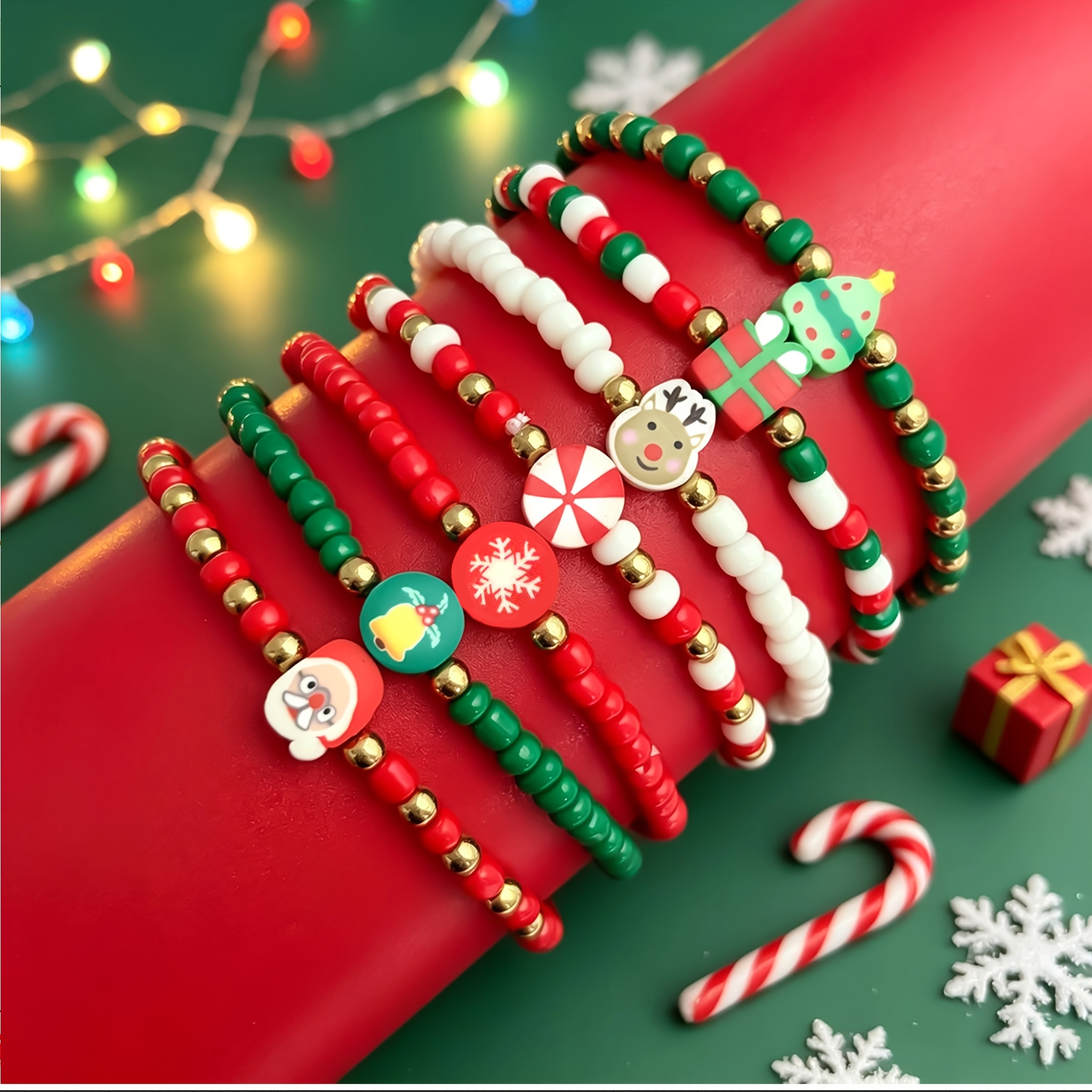 TEMU 7pcs Christmas Bead Bracelet Set, Santa Reindeer Christmas Tree Gift Soft Clay Elastic Bracelet, Christmas Party Small Gift, Random Color And