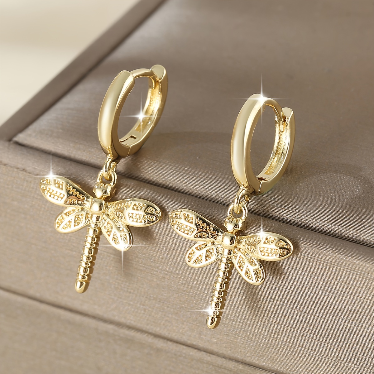 

1 Pair Of Copper Temperament Retro Dragonfly Pendant Earrings Simple And Cute Women's Animal Earrings Daily Matching Gifts