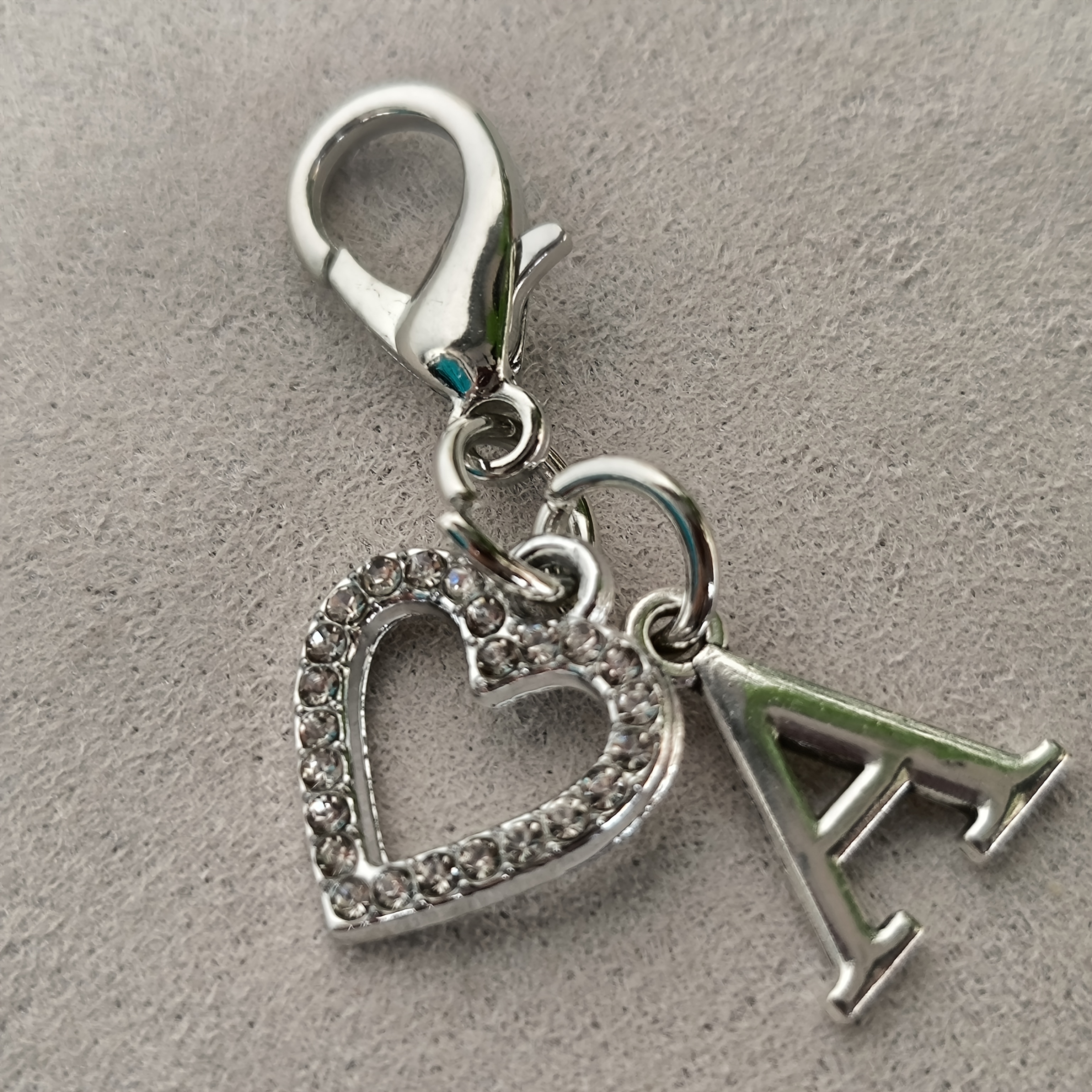 TEMU 1pc Portachiavi con cuore di peperone e strass traforati con lettere A-Z, con chiusura a moschettone, ciondolo a forma di cuore e per scarpe,