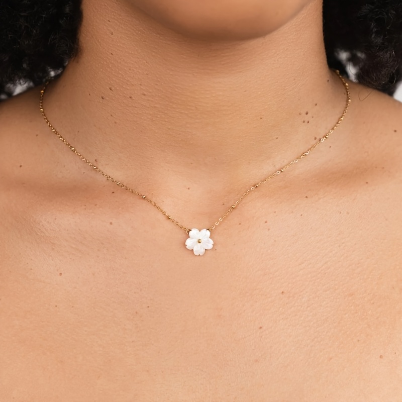 Dainty White Flower Pendant Necklace & Bracelet Set