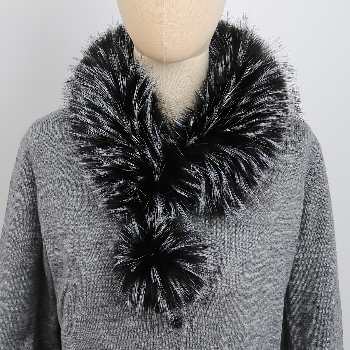 A New Women's Jacquard Fashion Scarf With A High-end Feel, Featuring Plush And An Elegant Pom-pom Decoration, A Unique Scarf For Women