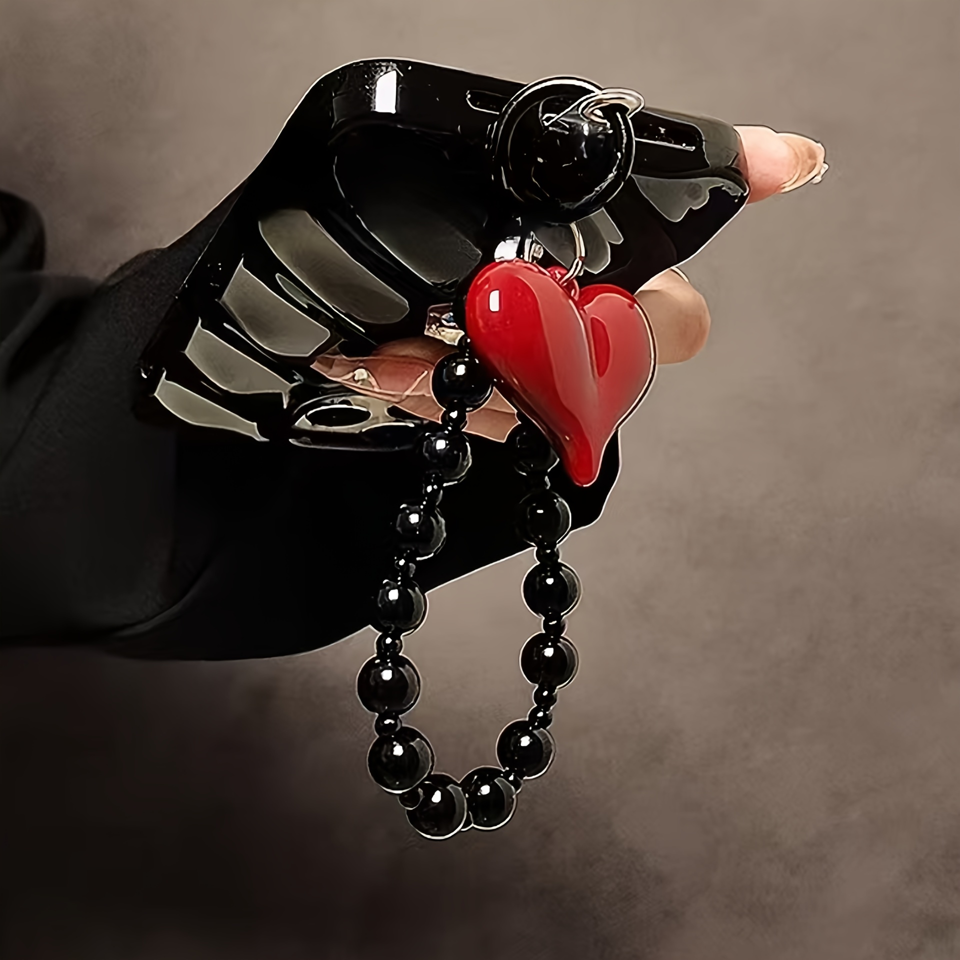 Red Heart Phone Chain Wrist Strap, Phone Case Lanyard, Exquisite Beaded Pendant Materials, Chain And Decorative Additions