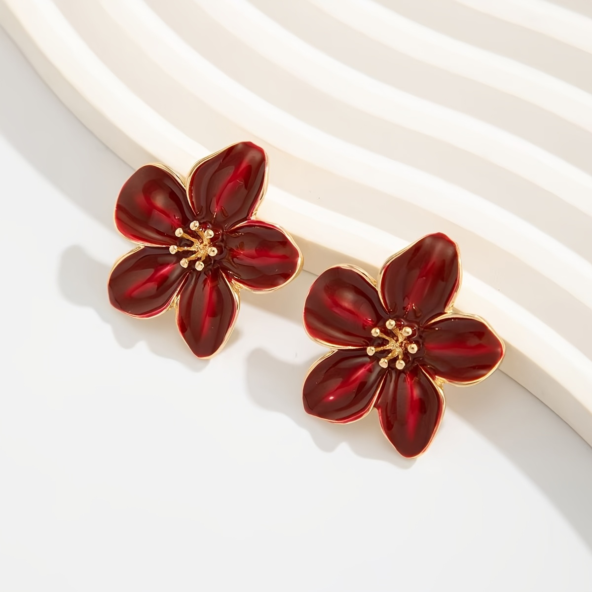 Image of 1 Pair Of Fashionable, Exquisite, Elegant, And Cute Oil- Flower Stud Earrings
