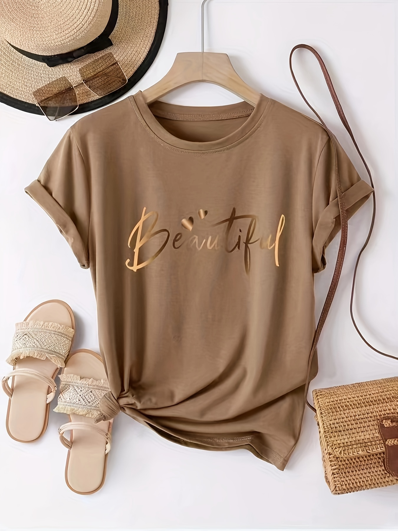 Women'S Short-Sleeve T-Shirt with Letter Print, Featuring a Design That Embodies Elegance And Direction for The Winter Solstice.