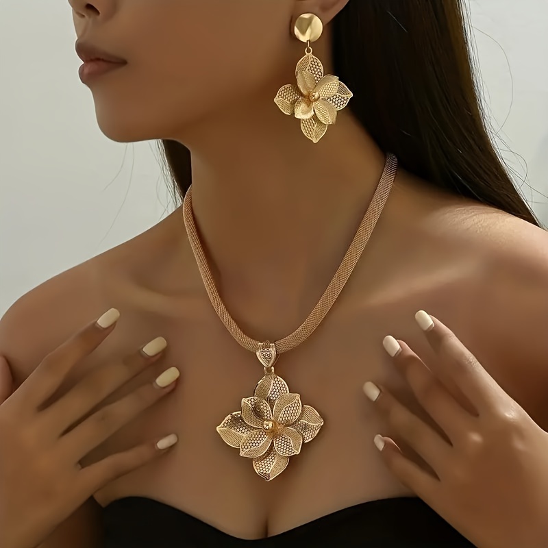 

Elegant Floral Necklace And Earring Set - Golden-plated Zinc Alloy, Casual Attire And Holiday Parties, Ideal Gift For Women