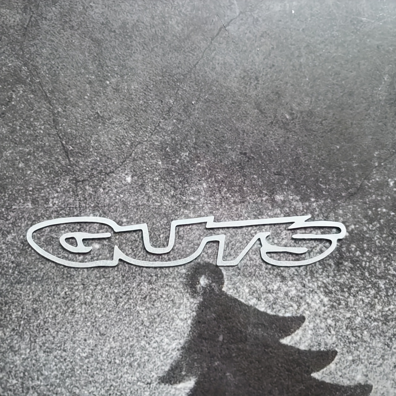 1pc Guts Minimalist Logo Car Sticker Laptop Sticker -road Vehicle Car Door Rear Window Personalized Decoration Car Decal Motorcycle Bicycle Sticker Bumper Sticker