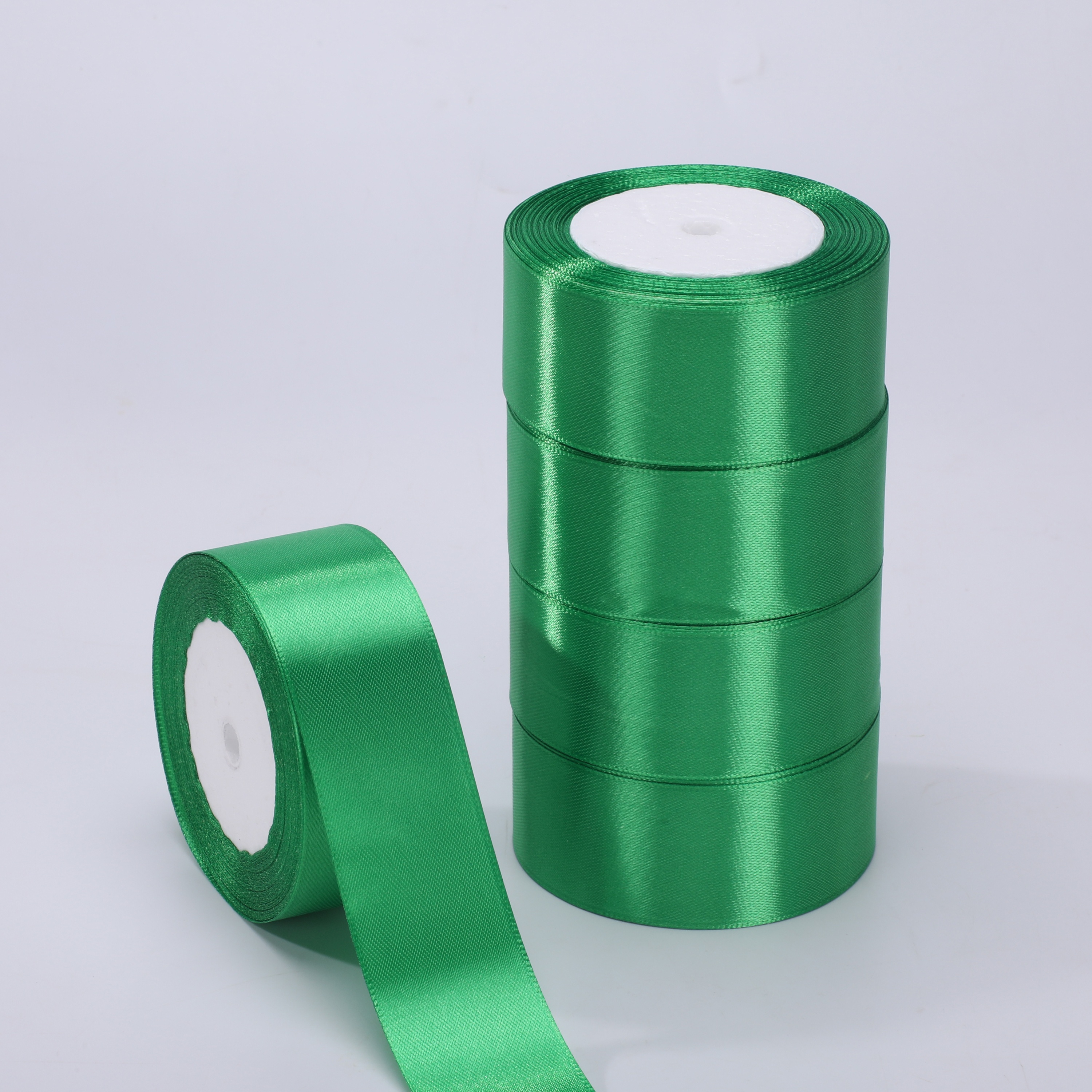 

5 Rolls Of Festive Green Satin Ribbon - Perfect For Diy Roses, Cake Decorations, Gift Wrapping, And More!