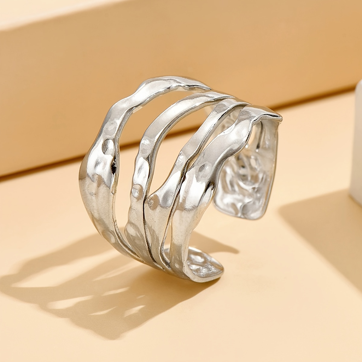 TEMU Een vintage ring in barokstijl met eenvoudige, elegante en unieke lijnen. Deze luxe ring voor dames is gemaakt van 304 roestvrij staal, met een
