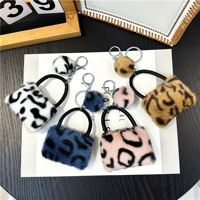 

Chic Leopard Print Plush Keychain - Cute Fur Bag Charm & Car Key Pendant With Lobster Clasp For Women, Creative, Pom-pom Accessories