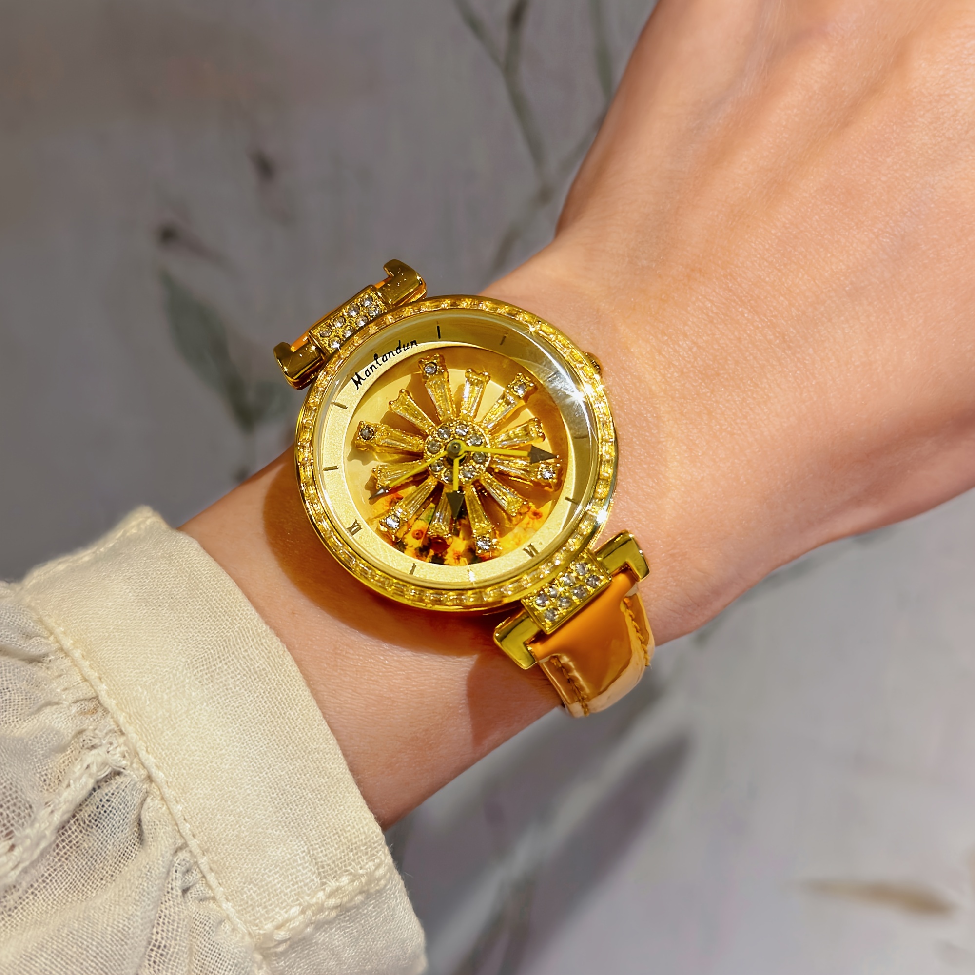 Boho Women Watch Rhinestone Accents Rotating Starry Dial  display picture 2
