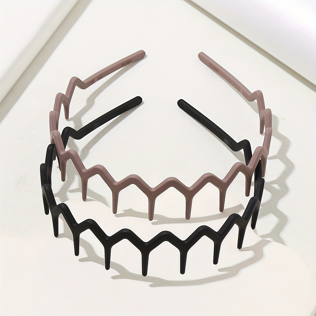 Zig Zag Black Plastic Sharks Tooth Hair Comb Headband, Wavy Toothed Hairband, Unisex Sport Fashion Hair Band Accessories