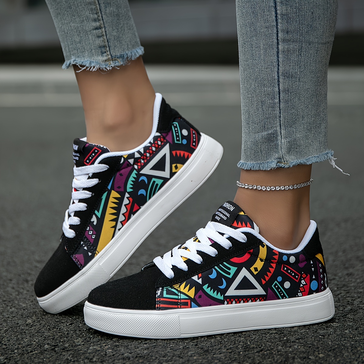 trendy graffiti print flat sneakers lace low cut lightweight