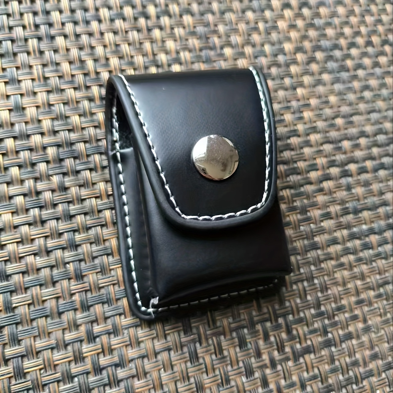 Lighter Protective Case, Classic Oil Lighter Cover (practical With A Belt), A Stylish Vintage Gift For Father's Day, Perfect For To Fathers Or Grandfathers As A Holiday Or Birthday Collectible