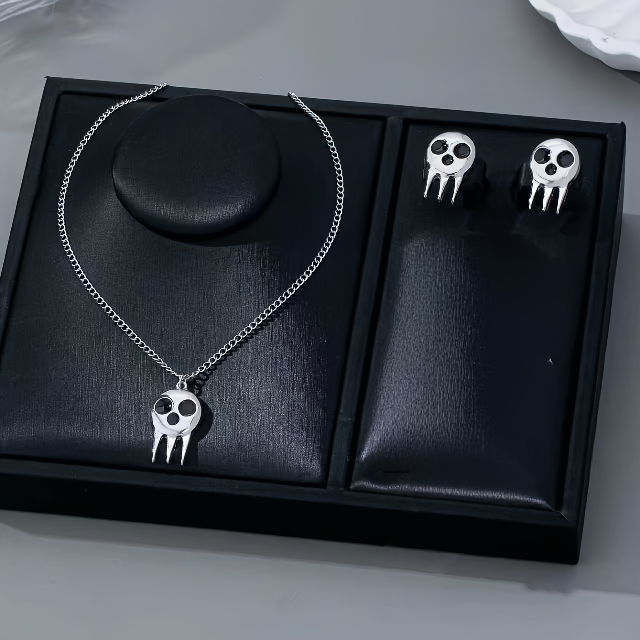 2pcs Skull Pendant Necklace and Stud Earrings Set, Hip-Hop Style