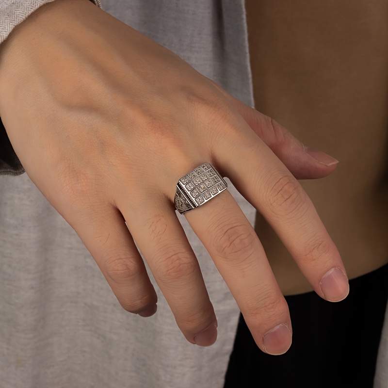 Women's Luxurious S925 Silver Synthetic Zircon Ring