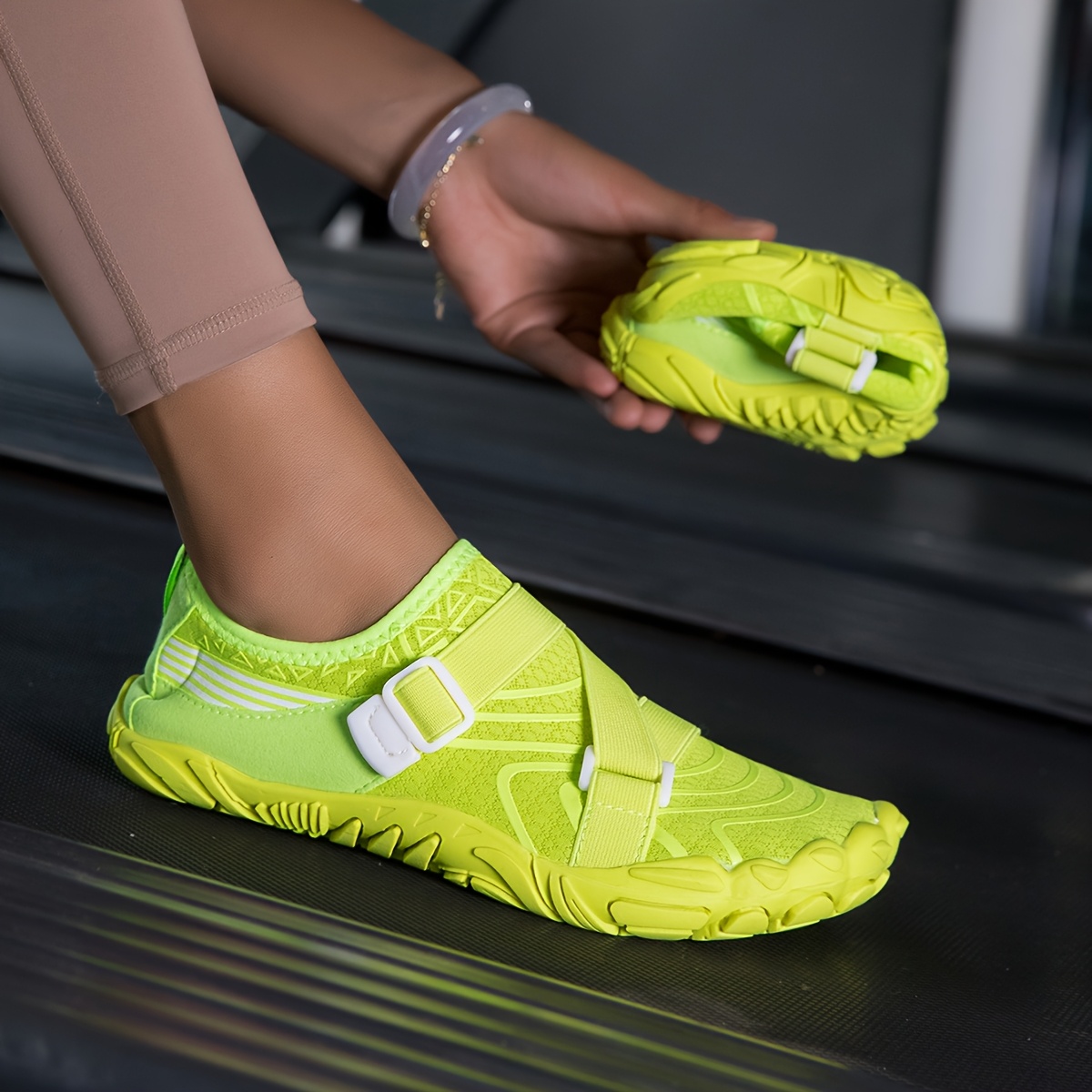 Women's Neon Green Slip-On Water Shoes Breathable Five-Toe Design for  Swimming, Beach, Gym Outdoor Activities Lightweight Summer Casual Shoes 