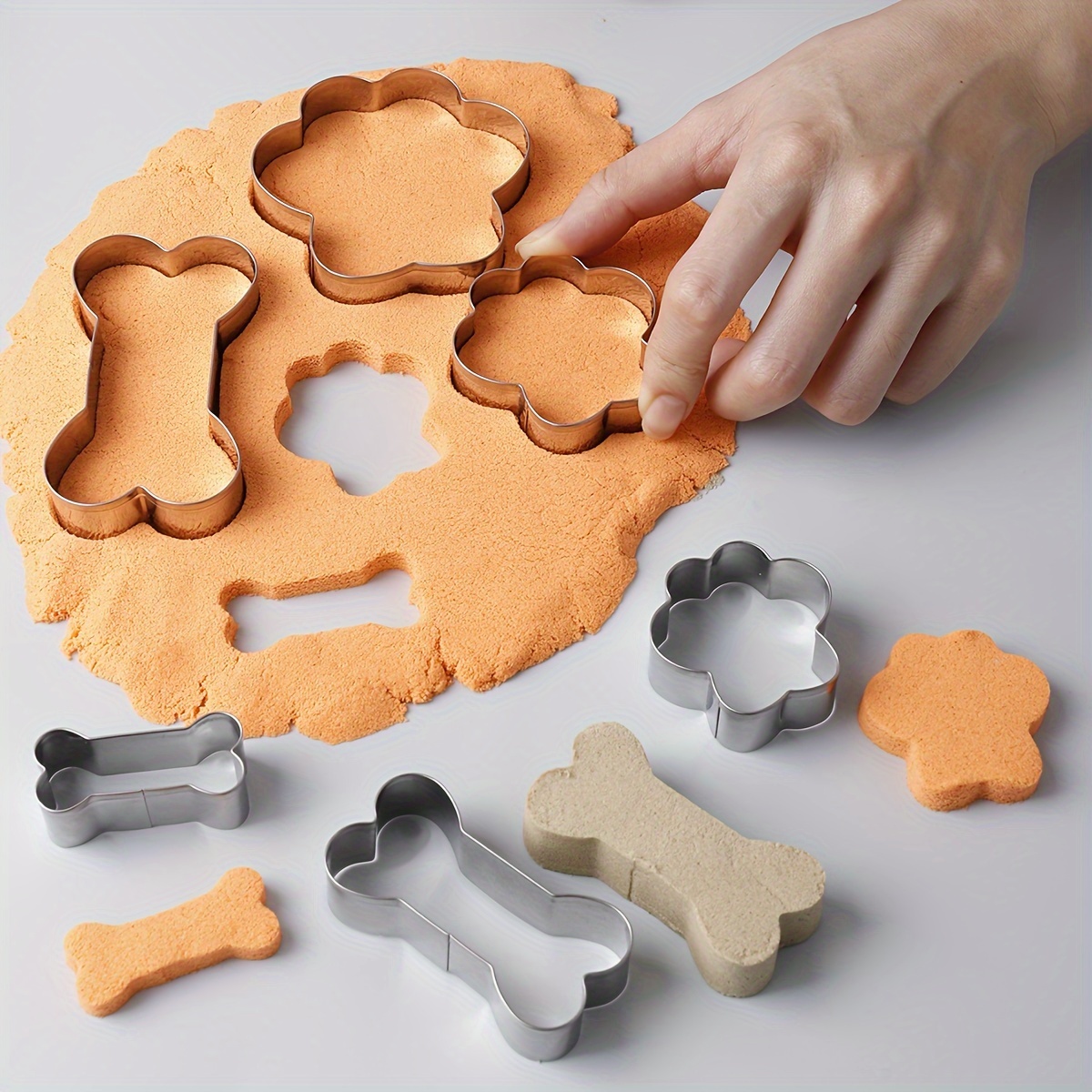 

6pcs, Dog Paw Bone Shaped , Pastry Cutter Set, Biscuit Molds, Baking Tools, Kitchen Accessories