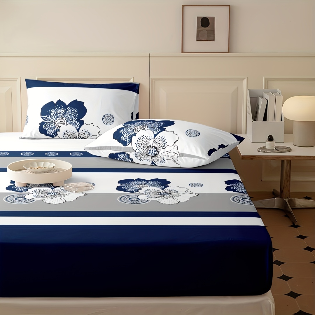 E-shop 3-teiliges Set Bettwäsche mit blau-weißen floralen geometrischen Mustern · Zeitlos ansprechend, bequem klassisch, fangen Sie mit einem guten