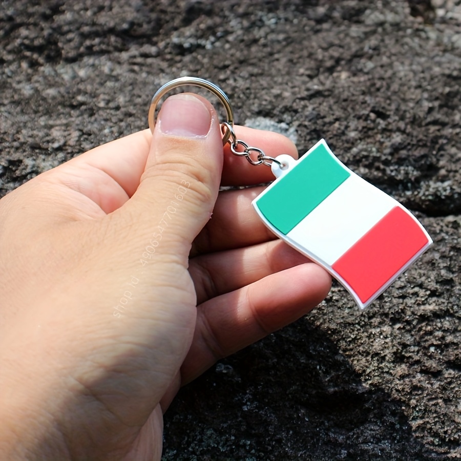 1pc Italian Flag Keychain - Durable Pvc, Style, Patriotic Charm For Backpacks & Accessories